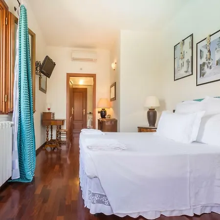 Stella בית הארחה